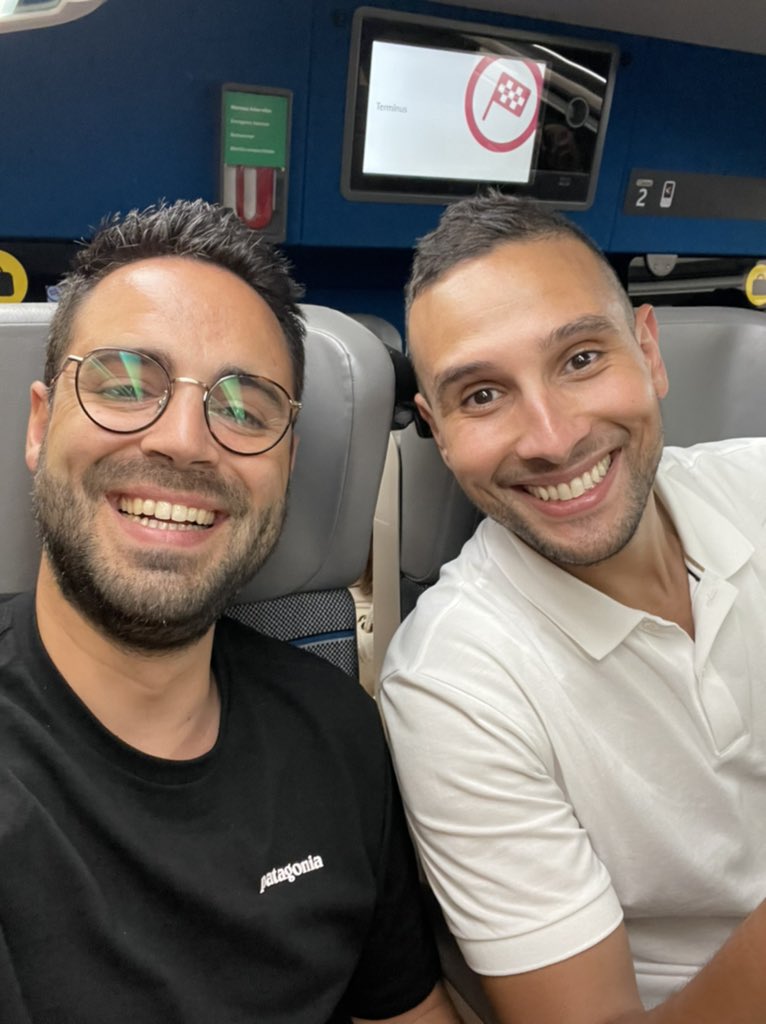 Go Rennes avec l’ami <a href="/MEDJABRAK/">KAMEL MEDJABRA</a> de <a href="/DecathlonTalent/">Decathlon Recrutement</a> pour une conf qui s’annonce top demain au <a href="/WTCbretagne/">WTC Rennes Bretagne</a> ! Avec @UnivRennes1 🙌🏼