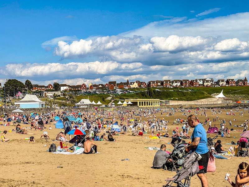 Nice to see everyone one relaxing at Barry Island this afternoon on the Queen’s  platinum jubilee 2/06/2022 <a href="/_BARRYISLAND_/">Barry Island ❤🏴󠁧󠁢󠁷󠁬󠁳󠁿❤ #BarryIsland</a> <a href="/Barrybados/">#Barrybados</a> <a href="/p8d_bythesea/">barry by the sea</a> <a href="/ItsYourWales/">It's Your Wales</a> <a href="/WelshWalks/">Walks Around Wales</a> <a href="/WalesNewsonlin1/">Wales News Online</a> #seascape #sand #beach