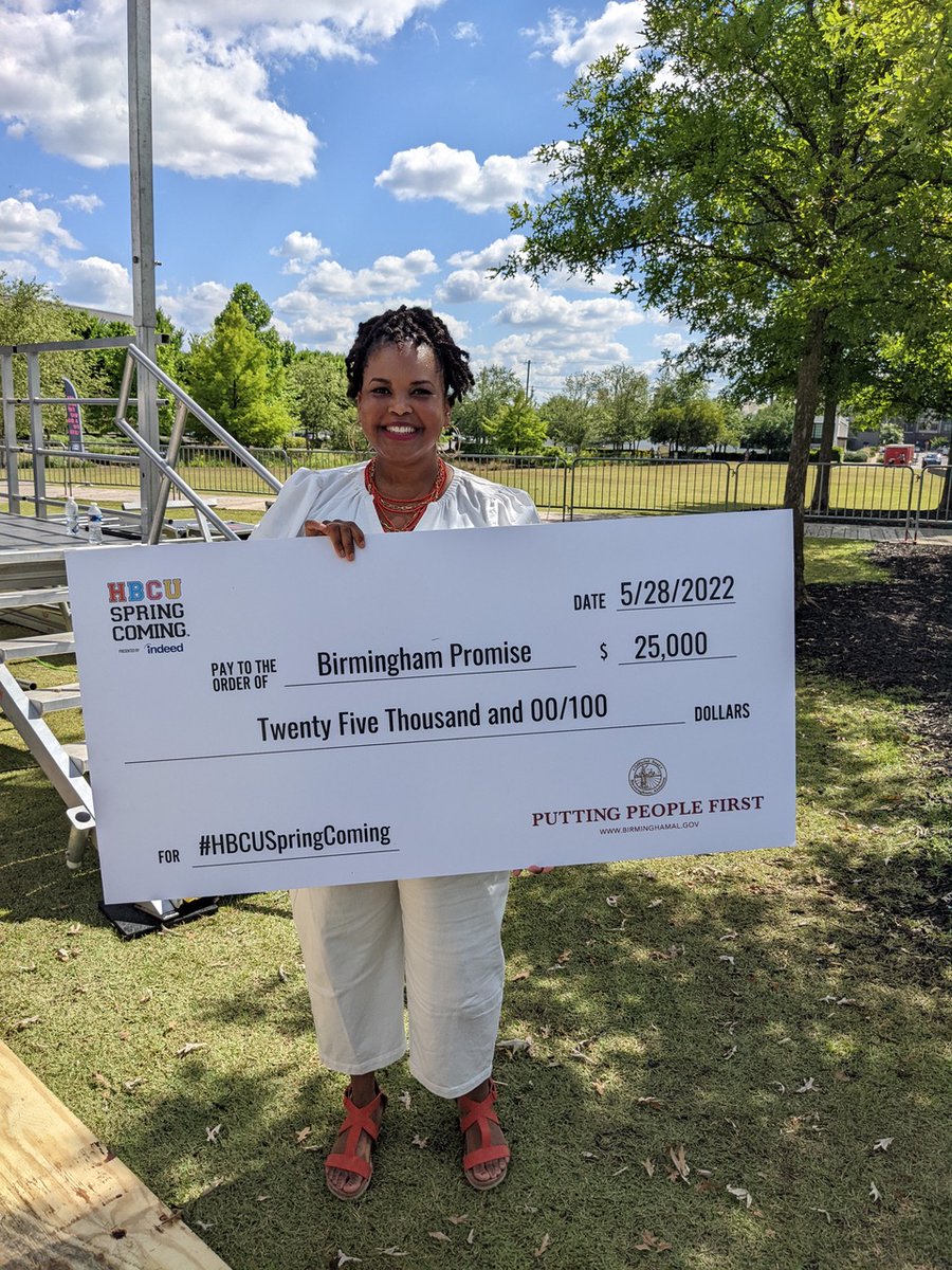 BhamPromise's tweet photo. We had so much fun at #HBCUSpringComing this weekend! Our fearless leader, @_sosamantha, was on hand to accept a check that will cover $1,000 additional scholarships for 25 Birmingham Promise students attending HBCUs in the fall.
#HBCUSC22 https://t.co/31dCXaCoxH