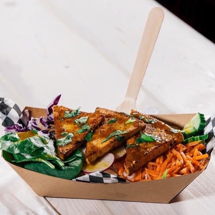 SaucyMouthTruck's tweet photo. #FoodToFillYourFace🍔🍟🥗😁 A deadly ‘berg, a big ol’ feed of fries or a heaven & healthy rice bowl, we have #FoodForEveryone! Drop into @LandwashBrewery or Order Online for Take-Out or @GoodsToGoApp for #local Delivery
OPEN TONIGHT UNTIL 9PM
https://t.co/KaEOHmdmj4 https://t.co/5pgCux2bhw