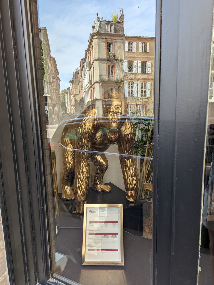 “Submit your humor writing to great ape!” -Yelling Ape Statue 

great-ape.com/submissions/