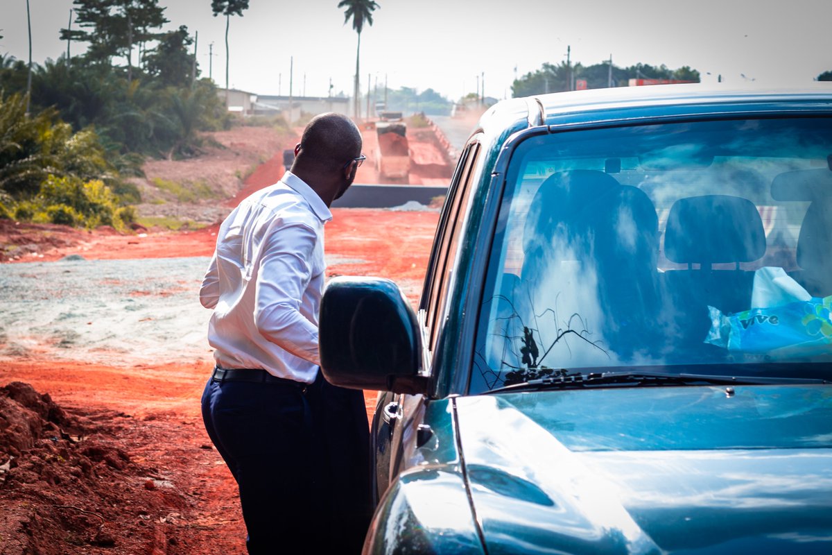 IsraelGuebo's tweet photo. « Notre destin a ses autoroutes, ses routes de campagnes, ses aires de repos, ses sens interdits, et mêmes ses sens giratoires(...) Les épreuves que nous traversons nous enseignent la signalétique pour trouver notre propre chemin ». In #LeJourMontant by @dembadiopci. 
A demain ! https://t.co/L7aVR8LUCv