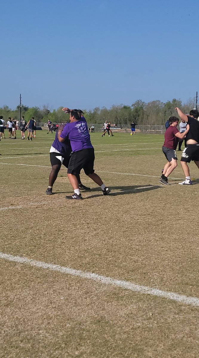 JeremiahBales2's tweet photo. Fast and Strong 
#OL #DL #LINEMAN #slotTmafia #quickfeet #txhsfb @MFHS_Football #footballplayer #footballconditioning #footwork #stregnthtraining #conditioning #footballrecruiting #highschoolfootball #tackle https://t.co/9mCfdtF2oN