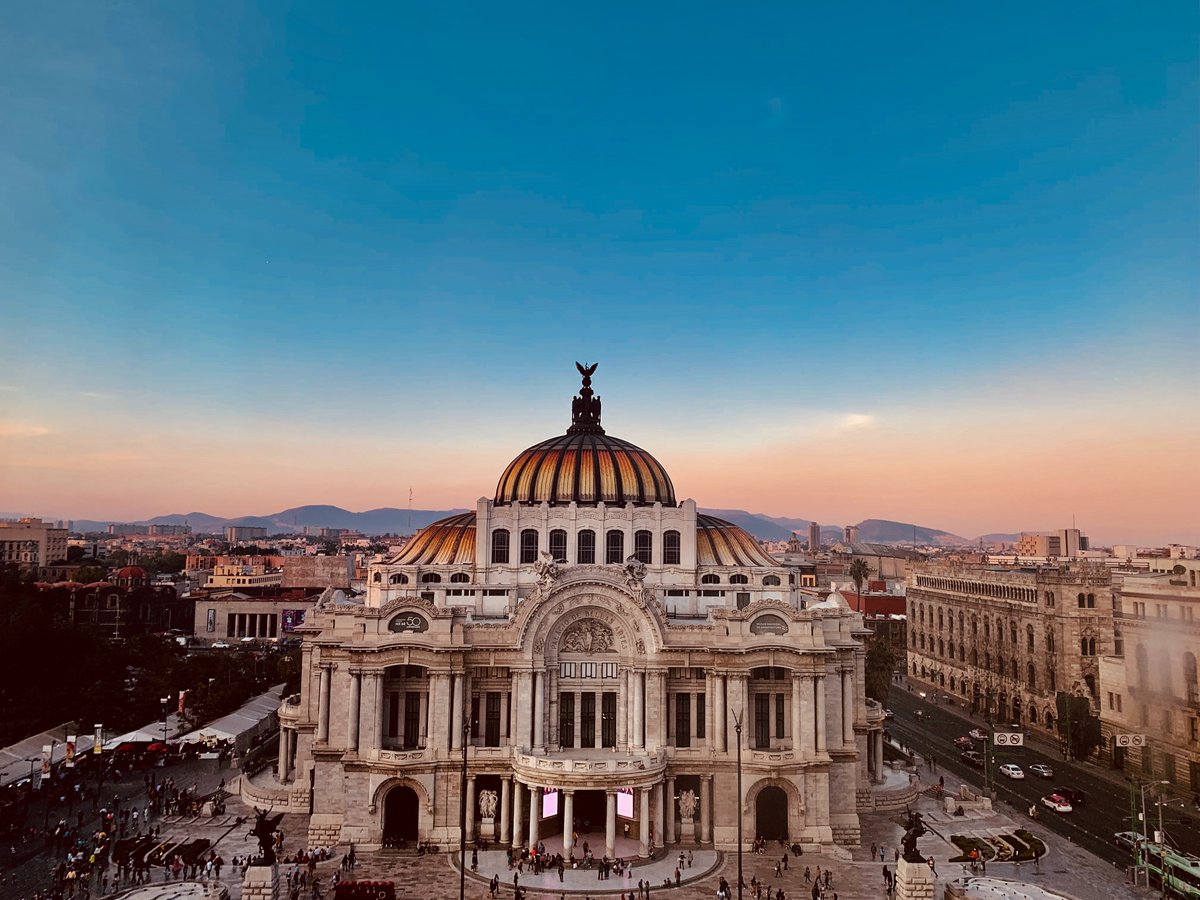 Love #Parisian architecture and style, but looking for a new place to travel? 🥐🇫🇷 Read about the long history of French influence interwoven in Mexico City's art deco. Experience the french connection here 🇲🇽 sofitel-mexico-city.com/news/art-deco-…  <a href="/Accor/">Accor Group</a> <a href="/MexicoTourismBd/">Mexico Tourism Board</a>