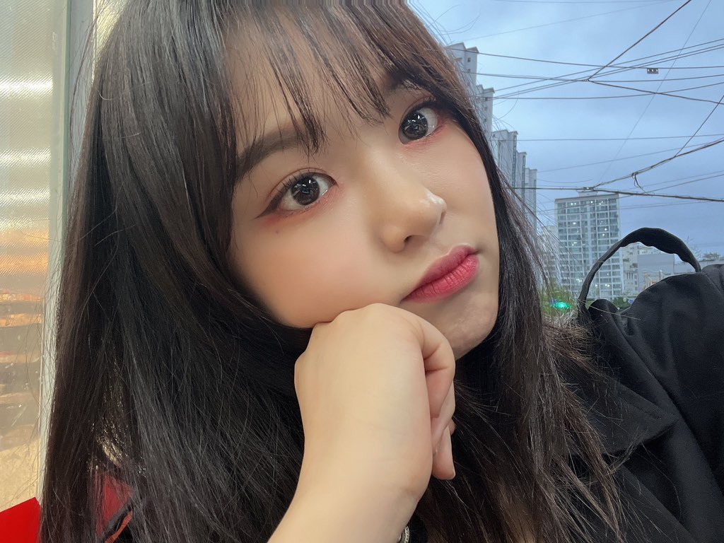 PortaIEU's tweet photo. [📸] 02.06.22 - Atualização da E:U no Fancafe.

“Olá ♥️” https://t.co/V1Y3xufQam