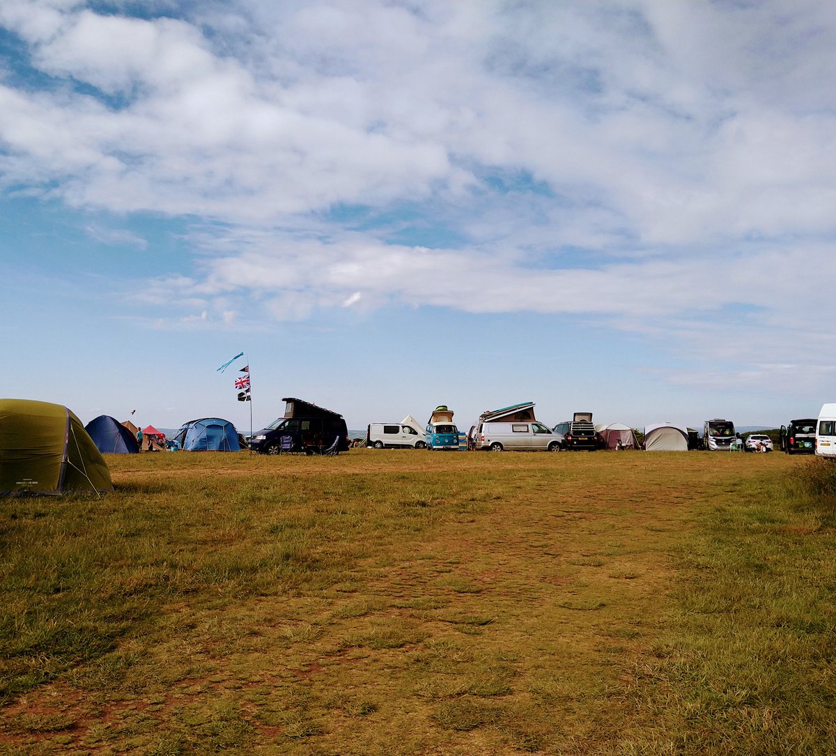 DebbieDaveT1's tweet photo. Sun's out and we are all set up at camp and ready for the Jubilee weekend. Maker Heights Campsite, Torpoint, Cornwall. #vanlife #vwt5 #camping #cornwall #JubileeWeekend #southwestengland #seaview #torpoint #makerheights https://t.co/tcR7DWXK7e