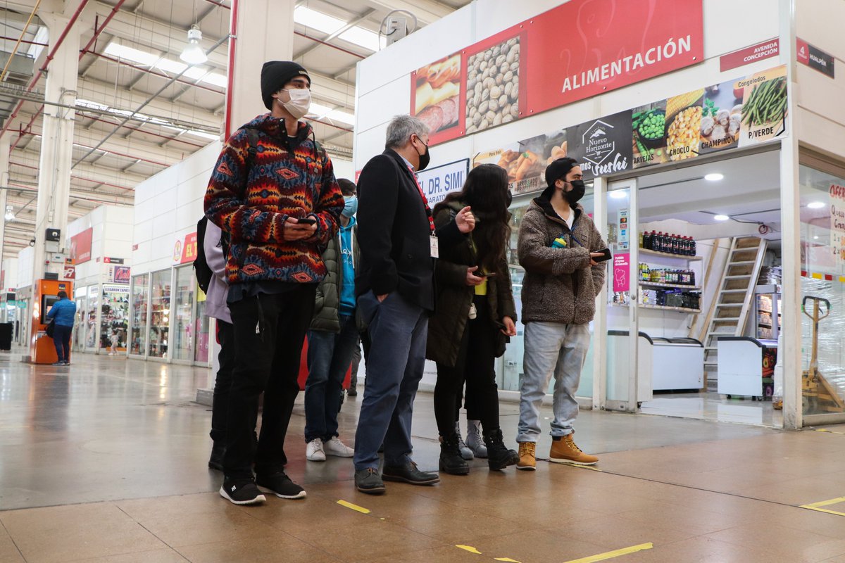VegaMonumental's tweet photo. Alumnos de Diseño Gráfico del Instituto Profesional DUOC UC visitaron las instalaciones del Centro Comercial 21 de Mayo y nuestro Mercado Mayorista Vega Monumental.

Esta visita busca ayudar a los estudiantes a desarrollar habilidades profesionales en sus áreas de estudio. https://t.co/FYT98Do1ZN