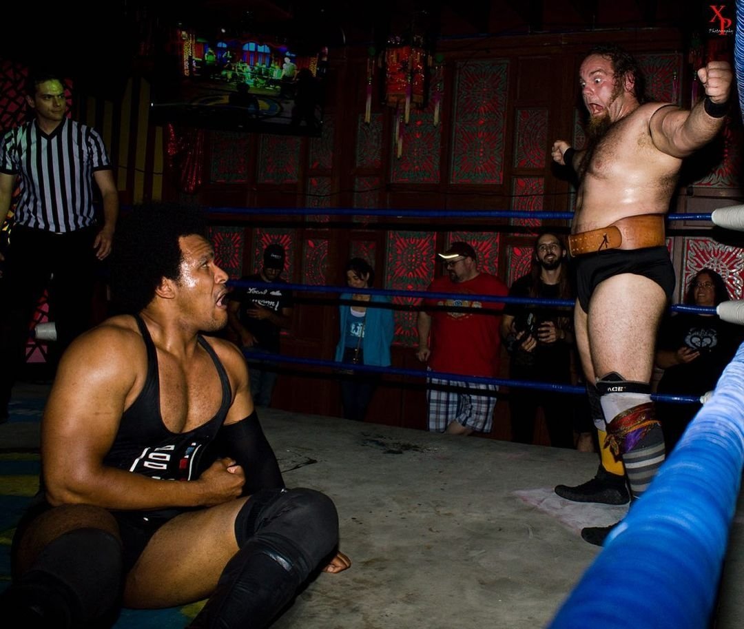 WrestlingPW's tweet photo. Throwback to when Uncle Gary used to work with the C.I.A.! @DarthWatts vs. @BainesDestroy

📸: @XP_Photography

#wrestlingprowrestling  #wpw #wrestling #comedy #comedywrestling #indiewrestling #indywrestling  #prowrestling #professionalwrestling #throwback #throwbackthursday #tbt https://t.co/6OWdTA2xsQ