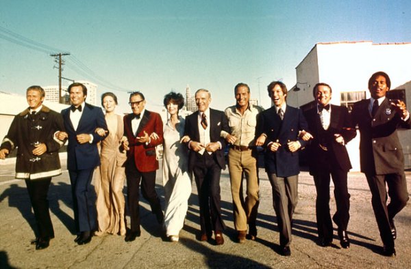 The all-star cast of 1974's disaster flick, Towering Inferno: #SteveMcQueen, #RobertWagner, #FayeDunaway, #WilliamHolden, #JenniferJones, #FredAstaire, #PaulNewman, #RichardChamberlain, #RobertVaughn & #OJSimpson.