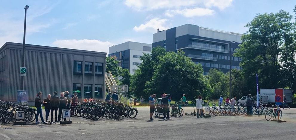 Tech Lane Ghent Science Park (@techlanecampusa) on Twitter photo Today we had a bicycle inspiration day <a href="/TechLaneCampusA/">Tech Lane Ghent Science Park</a>. Employees participated in workshops, got a bicycle repair, personal travel advice and did test rides with numerous bikes.
Special thanks to our partners Spits,<a href="/DeFietsambGent/">De Fietsambassade Gent</a> and trans-fair. Today we had a bicycle inspiration day <a href="/TechLaneCampusA/">Tech Lane Ghent Science Park</a>. Employees participated in workshops, got a bicycle repair, personal travel advice and did test rides with numerous bikes.
Special thanks to our partners Spits,<a href="/DeFietsambGent/">De Fietsambassade Gent</a> and trans-fair.