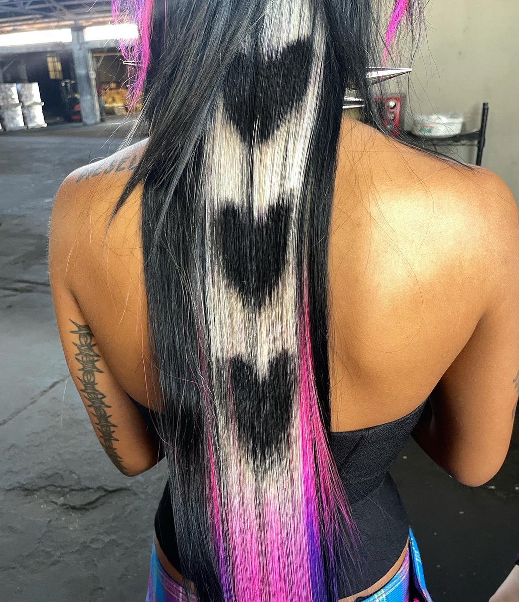 ShamelessTyla's tweet photo. Did Rico up like a punk bratz doll 🖤 https://t.co/3Si9mKErv4
