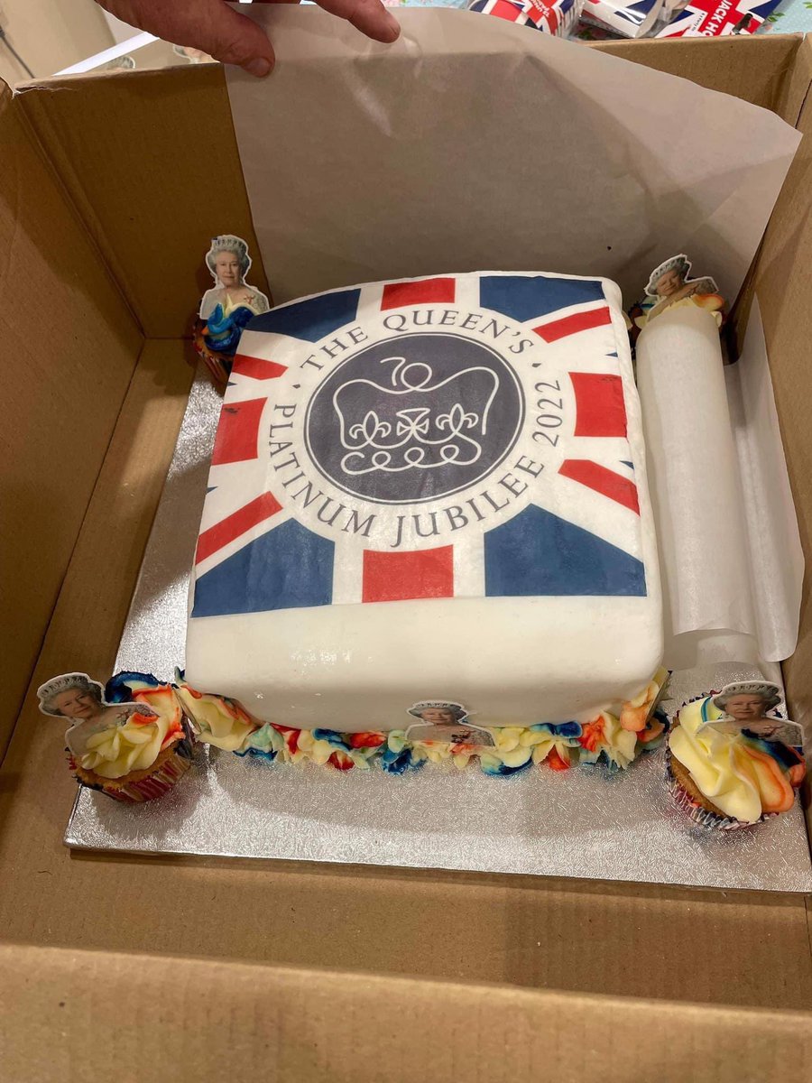 carainwales's tweet photo. Absolutely so proud of #teamcemlyn #teamwest for the amazing effort for #RoyalJubilee I’m sure the #dementia patients have had a wonderful time @BCUHBBest @nice3jones @Tomiregan @EvansonCarole @dementia_nurses https://t.co/F36exFgkPx