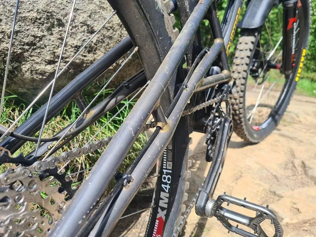 steelisrealmtb's tweet photo. Iconic British brand building an iconic steel FS. The brazing from Brian Curtis has always amazed me and set the bench mark for industry 🥰 what a stunner @Curtisbikes
#steelisrealmtb #steelFS #steelisreal #mountainbikes #MTB #mtblife #BikeOfTheDay #curtisbikes #XR29 #curtisxr29 https://t.co/Q8uW7ZNvdE