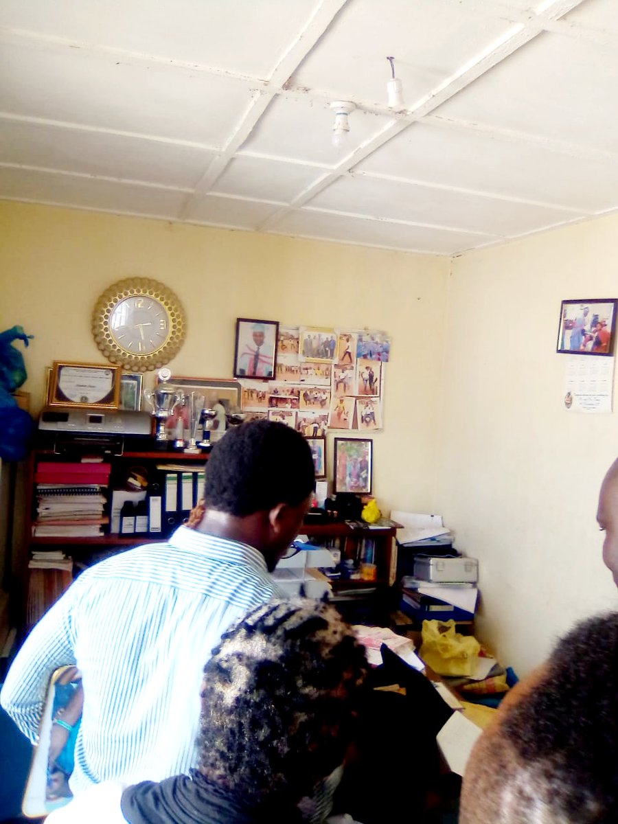 FrancisKaifala's tweet photo. ACC's Scorpion Squad raids and arrests 11 pupils taking the Mathematics WASSCE Examination in the house of the Proprietor of a school near his house at Deep Yai Water, Freetown. The malpractice ring was coordinated by the Principal who brought Njala University studehts to assist. https://t.co/vTcobSjHvs