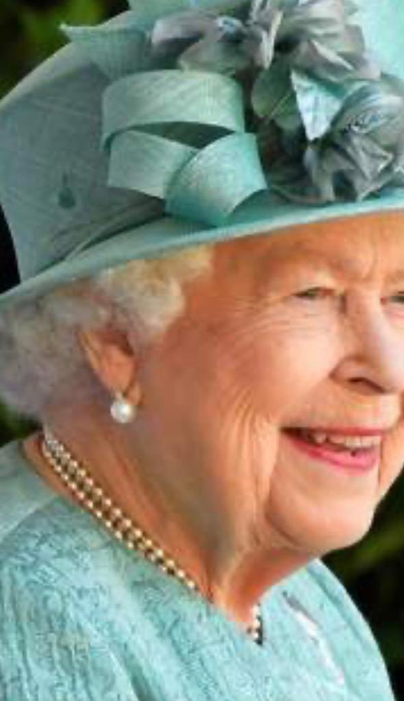 We would like to thank and congratulate The Queen on her platinum jubilee of 70 years of duty .
With love &amp; Admiration 
Sharon, Steve, Sorin &amp; team Kendells Bistro ❤️❤️❤️❤️