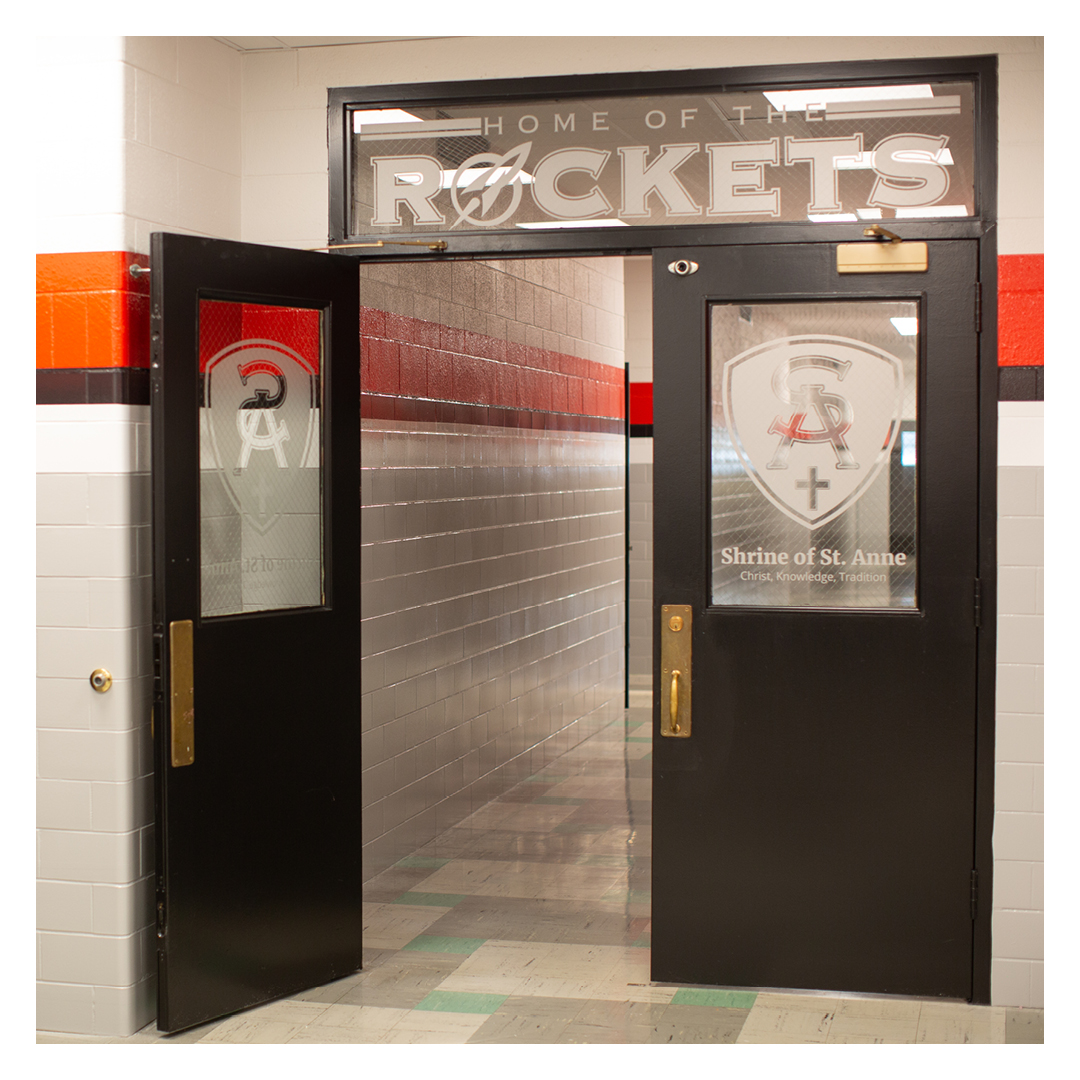 With both indoor and outdoor applications, window graphics provide privacy while promoting your school’s brand. alphagraphics.com/solutions/bund…