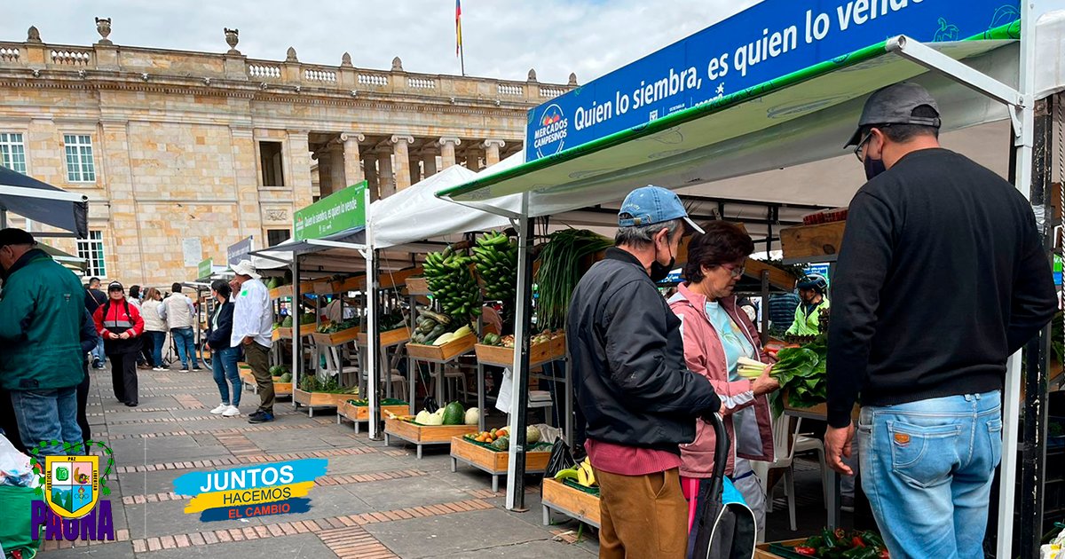 PaunaBoy's tweet photo. #MercadoCampesino
Las asociaciones Aguacan, Asprogua y Aprocampa, participan en el Gran Mercado que se desarrolla hoy y mañana en la Plaza de Bolívar en la ciudad de Bogotá, el municipio de Pauna se hace presente con muestras de  aguacate, guanábana y chocolate para mostrar. https://t.co/UP2B7kPbBV