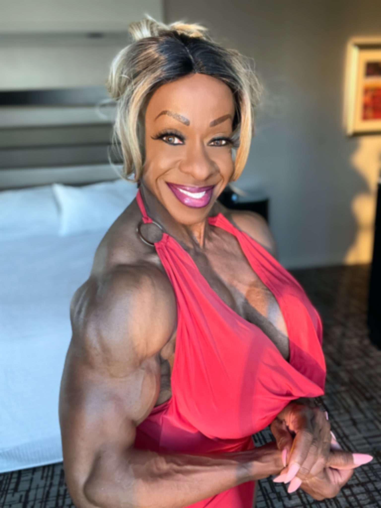 Yvette Bova on Twitter "Hey, 😎 “Woman in Red!” I make this sexy short
