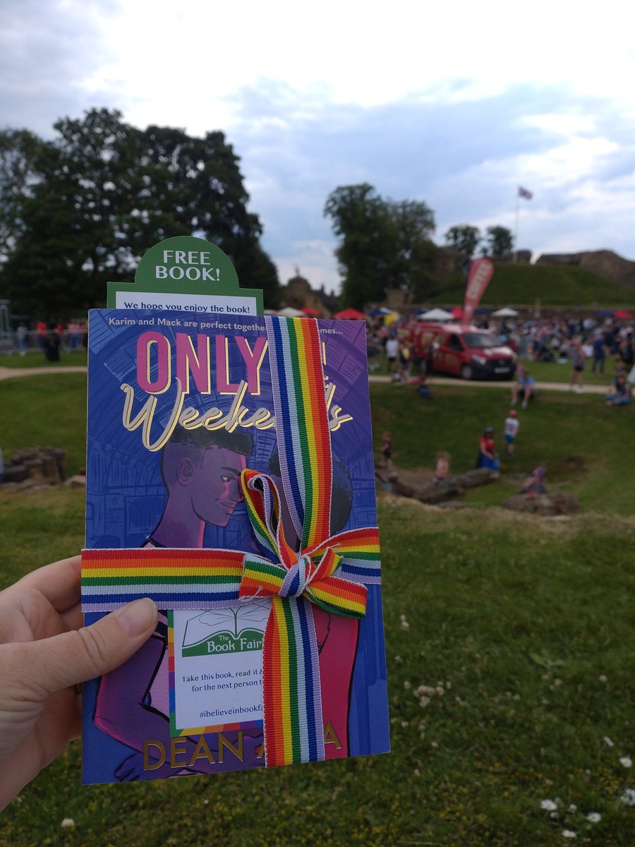 _AnnaBlight's tweet photo. Only on the #Jubilee weekend do we hand out such a treat as @DeanAtta's book about long distance love! Who will be lucky enough to spot this special Pride book at @PonteCastle today?🏳️🌈
#ibelieveinbookfairies #bookfairieswithpride #OnlyontheWeekends #DeanAtta #pride #TBFDean https://t.co/JfteoWrYRY