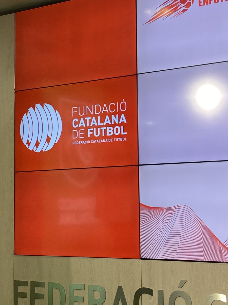 MarchClaret's tweet photo. ENFUTBOLA’T un projecte inclusiu engrescador de la @FCF_CAT aglutinant @FECPC @FcecsCat @ajuntamentvic @UEVic_ i tantes entitats participatives. Com ha dit el President de la Fundació #PereGuardiola això és un Win-Win https://t.co/nKC1Ol58RB