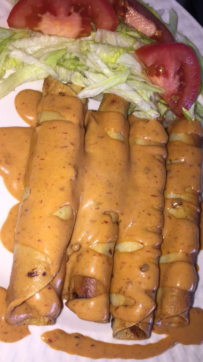 MarcelaRicoM's tweet image. Oigan mi mamá tiene en Cuauhtémoc chih una cocina económica que no es por nada pero cocina 10/10 y también hace comida para eventos. Mi hermano me comenta que ha tenido las ventas bajas me ayudan dándole RT a mi tweet ✨ para que más gente la conozca! 🤗❤️