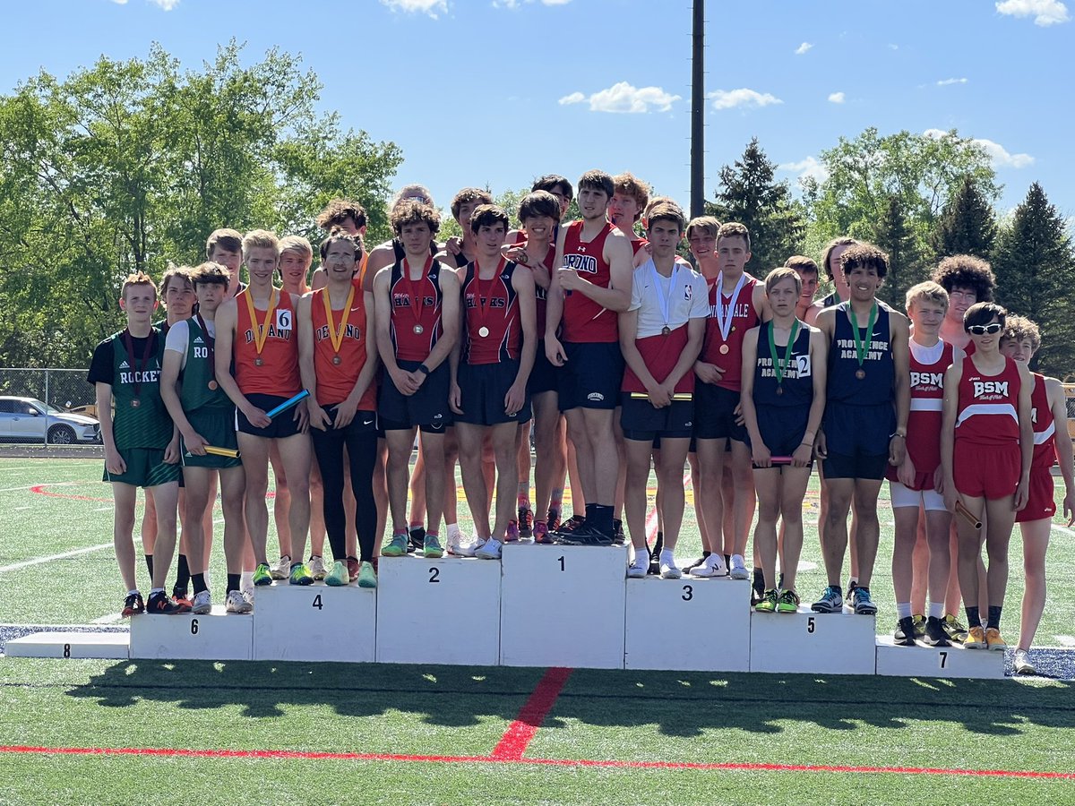Boys 4 x 800 with a 3rd place finish!