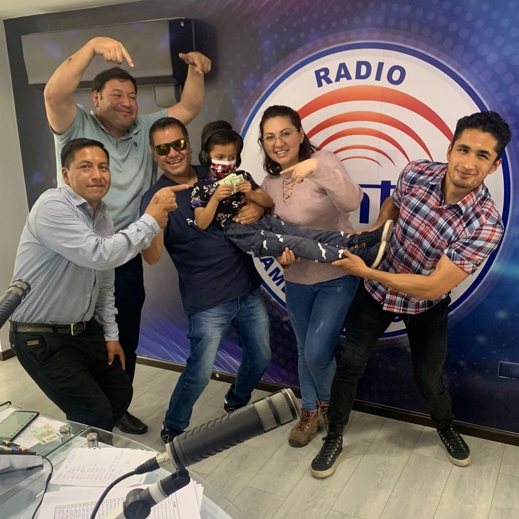 RadioCentroAmb's tweet photo. 😀 Felicidades Alan Perez 🧒, ganador de $50 en la Súper Cabina C. Escúchanos de lunes a viernes de 15h00 a 18h00 por Radio Centro 91.7 FM - 1.130 AM 📻, https://t.co/RmhC4tUdR2 🌐.

#LaRadioDeTodaLaVida https://t.co/qqIRSsiJJw
