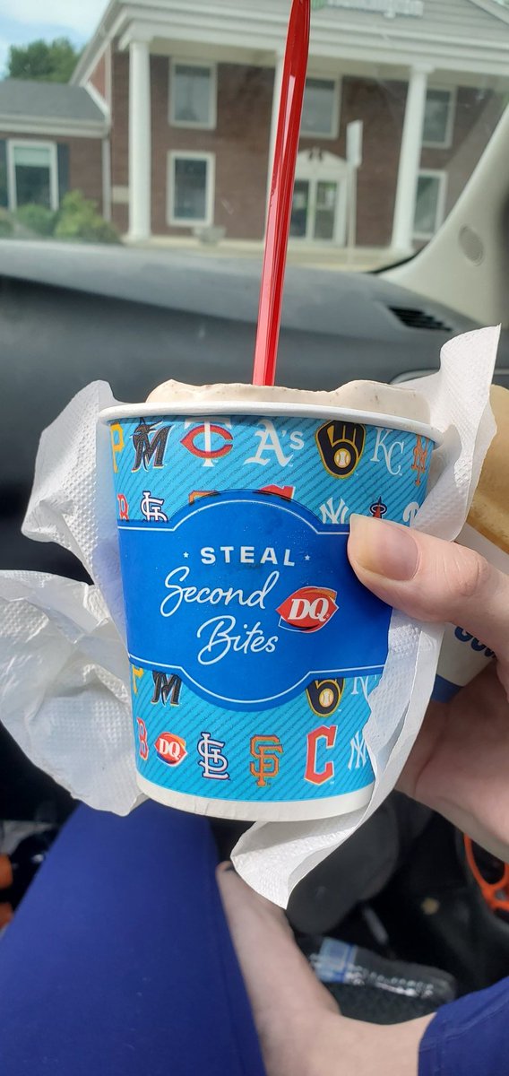 NissaAdele's tweet photo. @DairyQueen Worker at our DQ just lied to our faces when we clarified that this wasn't a medium. Mistakes happen, but lying and calling a small a medium isn't cool. https://t.co/sZh902bkz7
