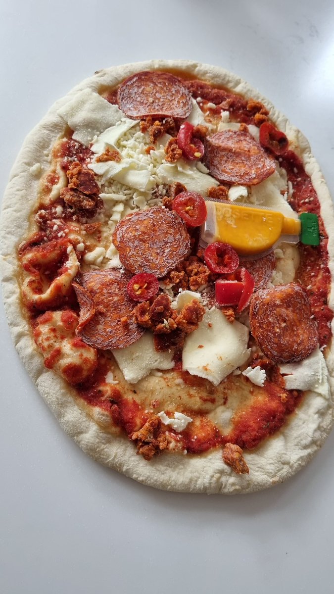 AckrellK's tweet photo. @WeAreZizzi this was a terribly sad pizza 😢 why so little sauce!? https://t.co/S97g7vYp7Y