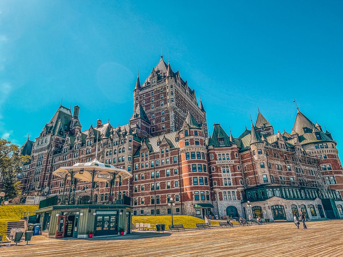 Feels great to pick up my camera again and shoot stunning architecture like this, Canada ya been awesome so far 🫶🇨🇦