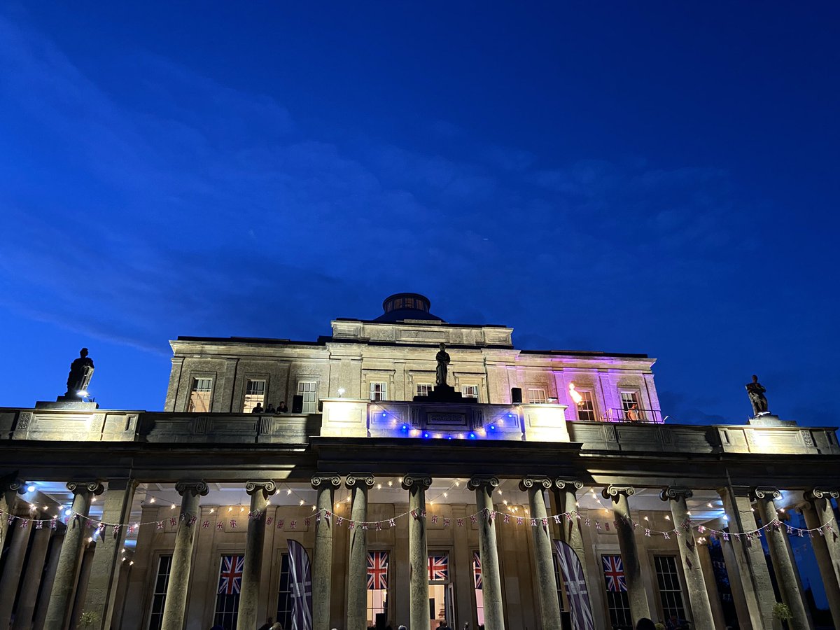 Steve Knibbs (@knibbsey) on Twitter photo Wonderful evening hosting the lighting of the #JubileeBeacon from the balcony of <a href="/PumpRoomChelt/">Pittville Pump Room</a> for the #QueensJubilee Brilliant crowd and top beacon lighting skills from Manny Masih. I may have broken royal protocol with the #knibbseyselfie … Wonderful evening hosting the lighting of the #JubileeBeacon from the balcony of <a href="/PumpRoomChelt/">Pittville Pump Room</a> for the #QueensJubilee Brilliant crowd and top beacon lighting skills from Manny Masih. I may have broken royal protocol with the #knibbseyselfie …