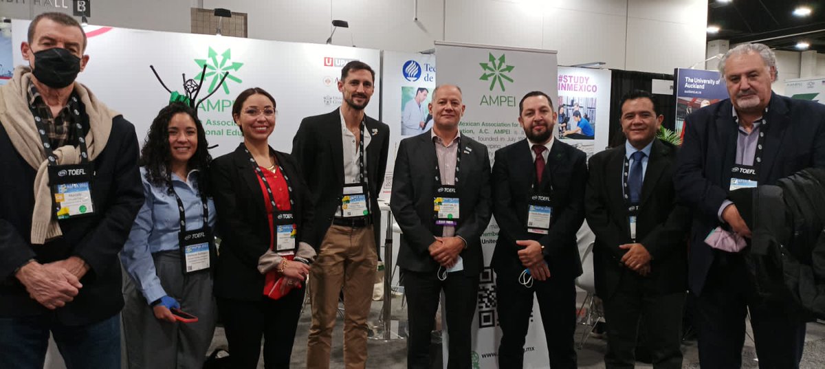 andresesabella's tweet photo. Tercer día de feria, reuniones y conferencias en @NAFSA. Represento a la @uneroficial y al @CINoficial en mi rol de rector coordinador de la #RedCIUN.

Planificando líneas de trabajo con universidades del mundo, en el camino de la internacionalización 🇦🇷🌎 
#NAFSA2022 https://t.co/pxTWfnOEJJ