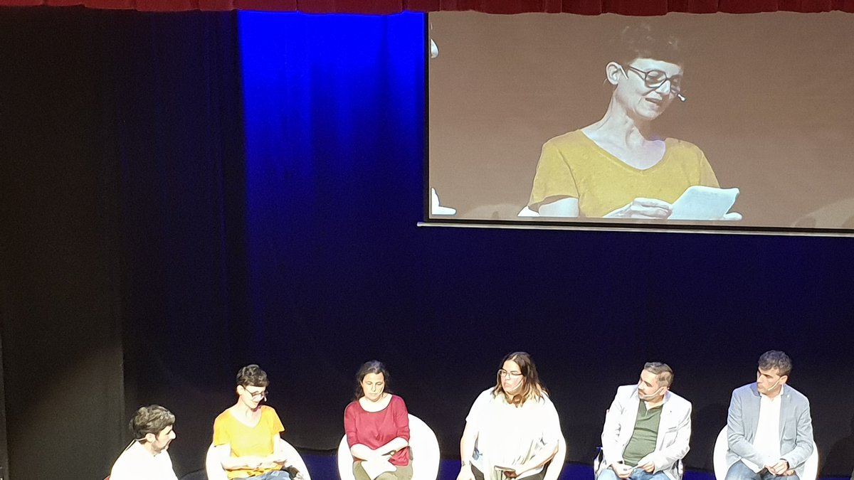 ortigacolectiva's tweet photo. comienza Laura de @medialabMM habla d dar respuestas colectivas, disfrute, socialización, conectar personas y saberes, experimentos de convivencia, prototipado, mediación, compartir, .. https://t.co/EnhMA1HcLw