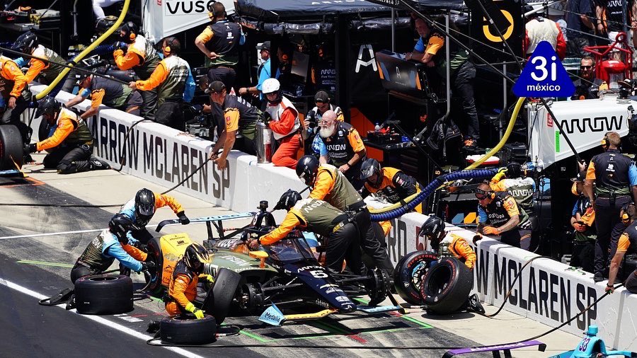3imexico's tweet photo. Con un gran resultado para @PatricioOWard P2️⃣ en las #Indy500 de la @IndyCar en el @IMS su equipo @ArrowMcLarenSP reconoce su gran trabajo para lograrlo @TeamChevy @Electrolit @FirestoneRacing @McLarenF1 @Femadac @MissionFoodsUS #team3imexico @TopoChicoMx @TopoChicoUSA @ZBrownCEO https://t.co/U5S2yXrgJQ