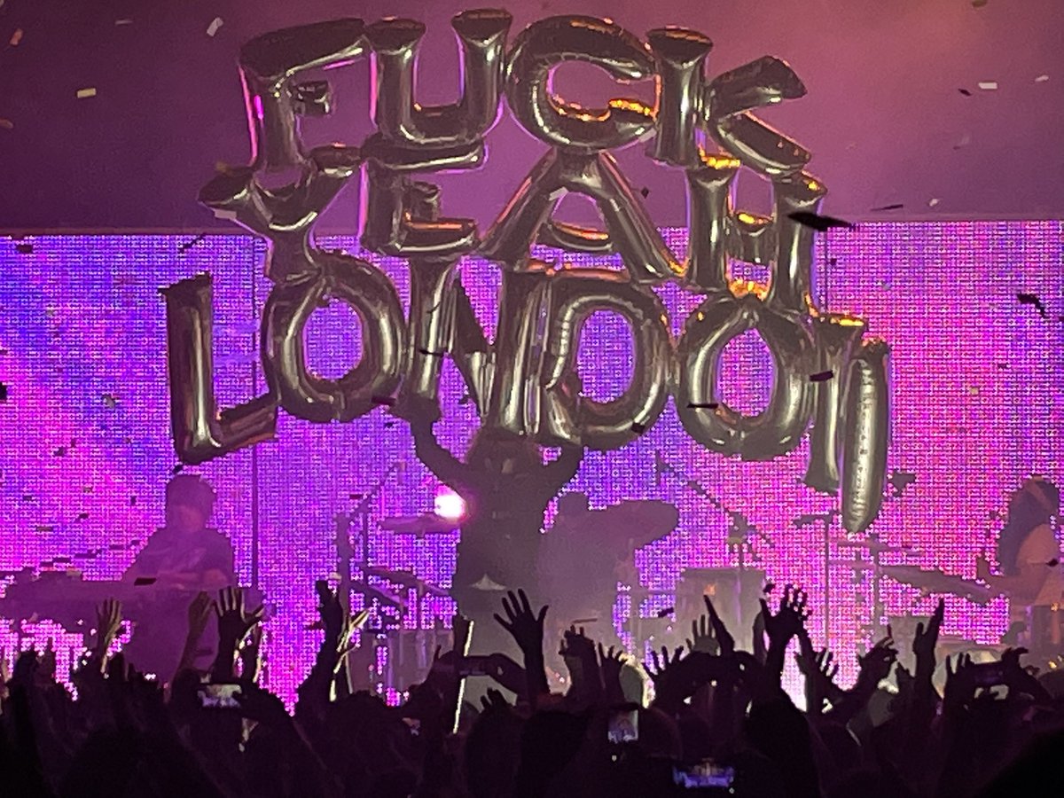 ScrtDrugAddict's tweet photo. The Flaming Lips were amazing tonight 🌈 ❤️

@theflaminglips https://t.co/lr6XsOm602
