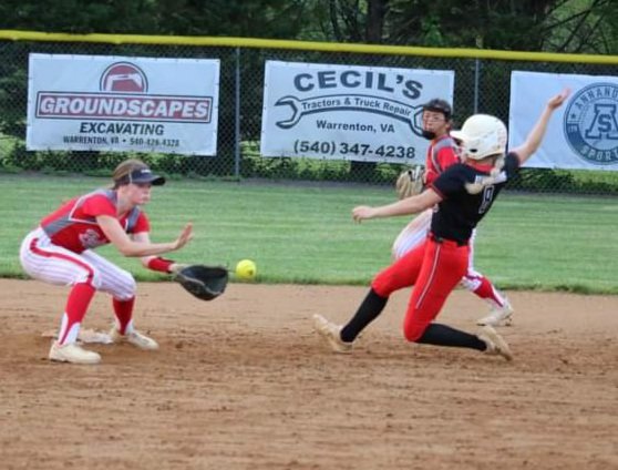 Congratulations to 2022 Elon commit Payton Swart on receiving All-Northwestern District First Team SS. She had clutch hits all year and turned more spectacular double plays than I can count! Great job Payton! We are so proud of you!
<a href="/TeamVA_Mizuno/">Team Virginia Athletics</a> <a href="/PaytonSwart/">Payton Swart</a>
<a href="/ElonSoftball/">Elon Softball</a>
