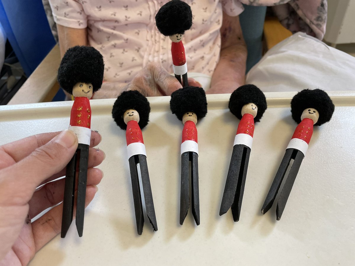 Patients enjoyed creating these adorable little Peggy Men, designed into Queens Guards💂‍♂️With assistance,they were able to paint and add a Pom Pom for the Bearskin. This activity was both engaging and fun🤗 <a href="/ward_rutland/">Rutland Ward</a> <a href="/HansaVaria/">Hansa Varia</a> <a href="/SkinnerCarla/">carla yaxley</a> <a href="/LPT_Activities/">LPT Meaningful Activities</a> <a href="/CHSInpatientLPT/">CHS Inpatient Wards</a>
