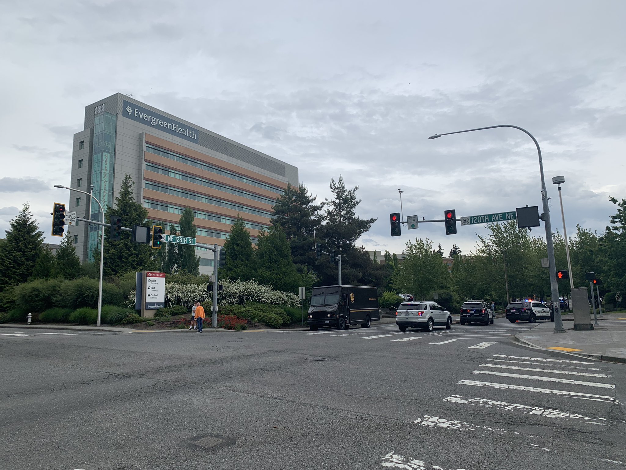 Kirkland Police Breaking News - 65rhhdv