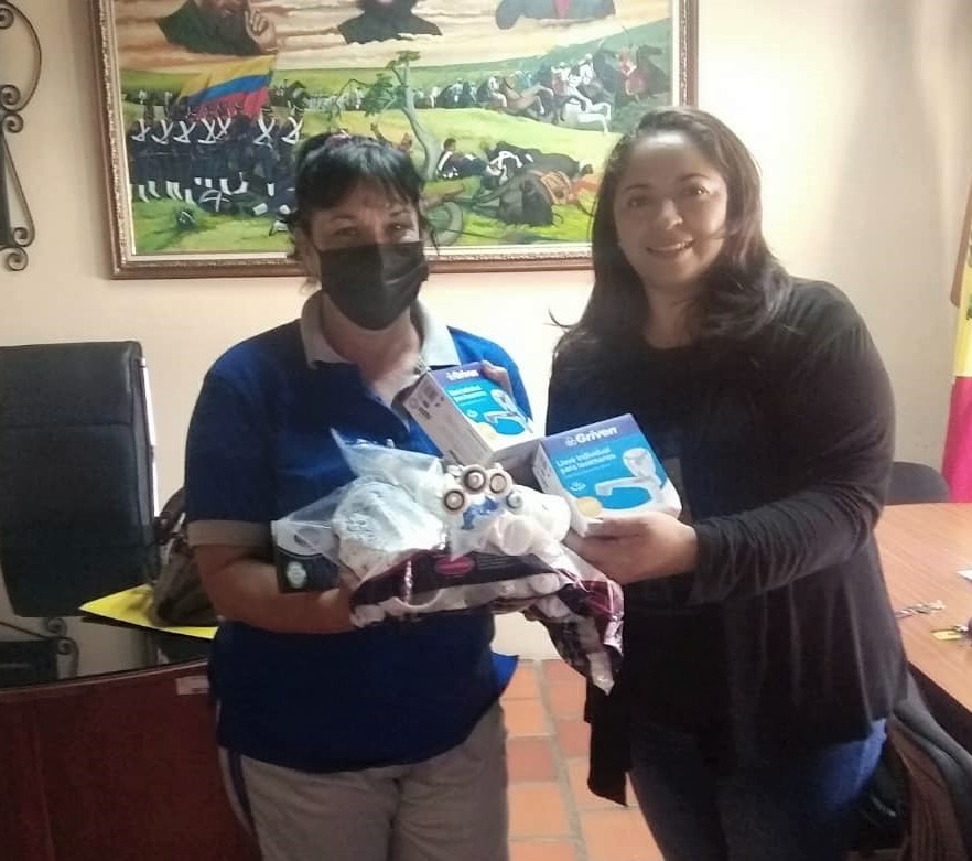 Siguiendo instrucciones del ciudadano Alcalde Dr. Evaristo Zambrano, la Dir. Gral. de la Alcaldía, hace entrega de insumos para la reparación de los sanitarios de la Esc. Estadal de la comunidad de la Victoria