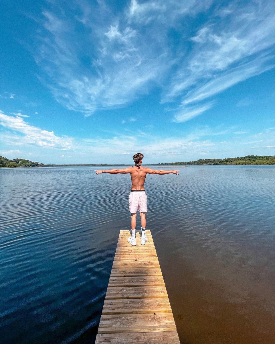 AlexMBrasil's tweet photo. Paraíso! 🇨🇵🤩

Alex Mandon | Instagram — "Viver a Vida, me encanta França AHHH, minha segunda casa✨". https://t.co/1gEOIKHgFF