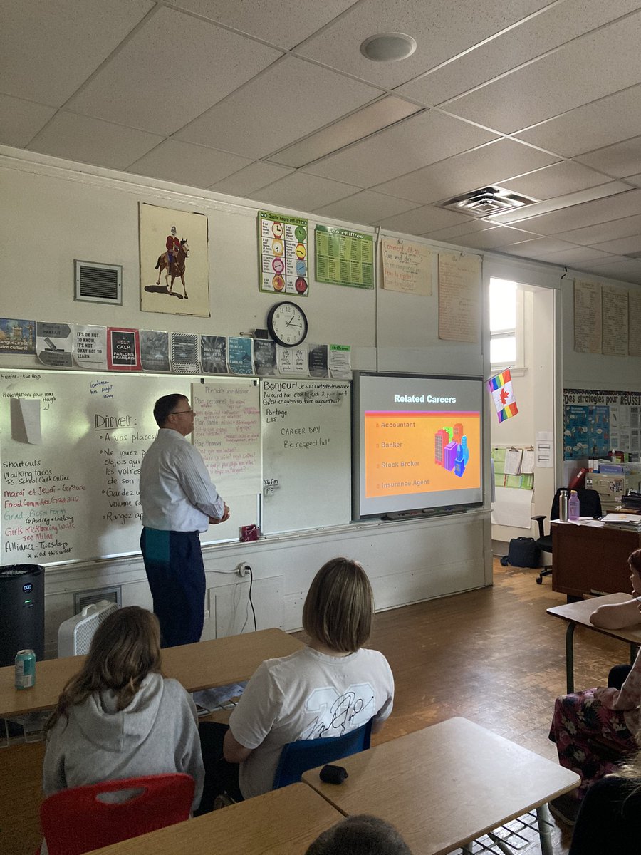 Central Senior School hosted Career Day today! Ss were engaged and loved learning about the different careers. Thank you presenters! <a href="/MsNadon/">Ms Nadon</a> <a href="/centralsenior/">Central Senior</a> #TLDSBpathways #CSSCareerDay