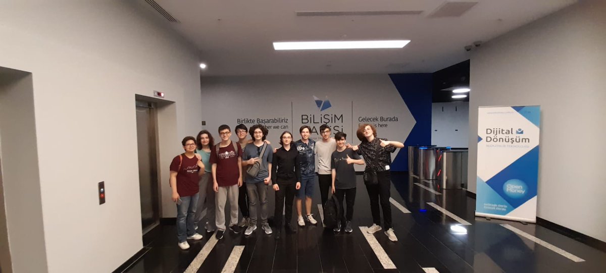 Stüdyo olarak bugün <a href="/sinan_akkol/">Sinan Akkol❄️</a>, <a href="/guvencat/">Güven Çatak</a>, <a href="/serkanhero/">Serkan Özay</a>, <a href="/AtakanCankorur/">Atakan Cankorur</a>  ve <a href="/MesutNumanoglu/">Mesut Numanoğlu</a>'nun konuk olduğu; Bilişim Vadisi'nde düzenlenen "Oyun Stüdyolarımız Nereden Nasıl Başlamalı?" adlı panele katıldık. Bu bilgilendirici panel için konuklara çok teşekkür ederiz.  #tevitol