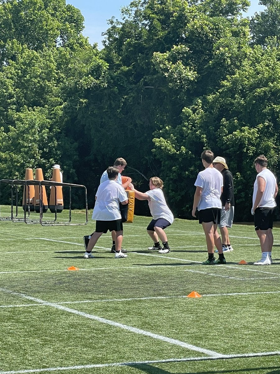 Grady putting in the work and representing Ocean Lakes. What an incredible experience here at Clemson. Now for the afternoon sessions. @ClemsonFB @FinFballClub @gradyinsley