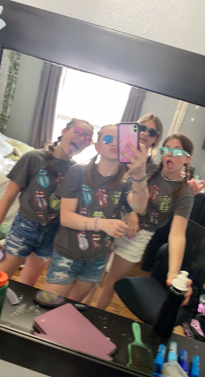 Josalyn_C_AMS's tweet photo. I loved hanging out with friends and doing track! I have had such a good time this year! (I couldn’t find any good pictures from the track season) #AMSThrowbackThursday  #BAMSCE https://t.co/aeTostmzfC