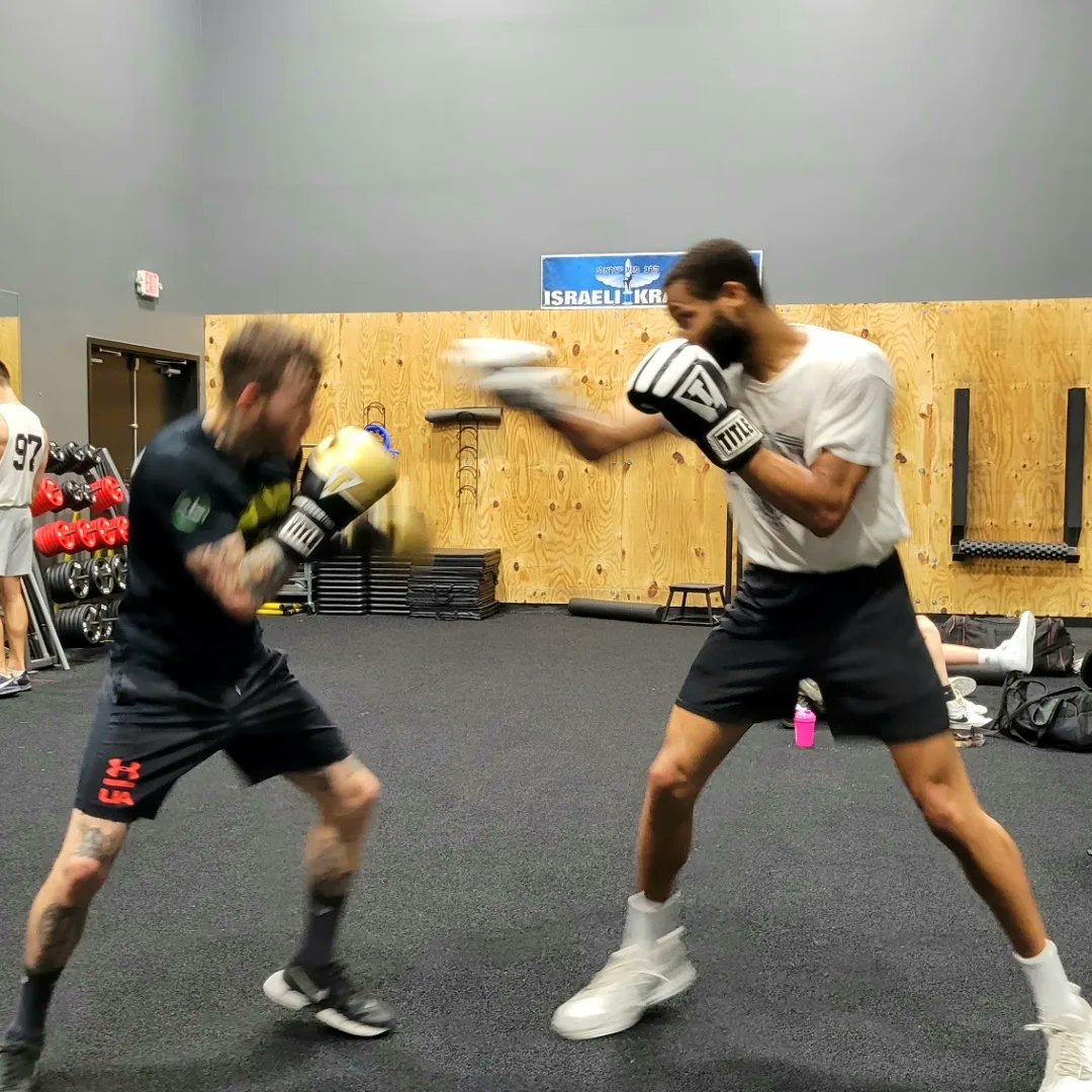 PrimeTimeClubMD's tweet photo. Coach Nate works with professional fighter Cary Caprio in preparation for his Bare Knuckle boxing debut. He will be cornered by Greg Sheppard , Coach Nate's mentor.
#PTTKD #PTTKDTV #MartialArts #Boxing #Maryland #Lifestyle https://t.co/dTlf8e7D21