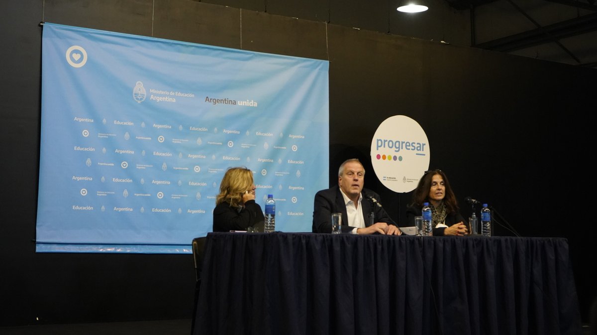 EducacionCyT's tweet photo. Con la presencia del Ministro de Educación de la Nación, @jaimeperczyk, y de la Secretaria de Cooperación Educativa y Acciones Prioritarias, Andrea García; participamos en el Encuentro Puntos #Progresar junto a la @secdejuventudes  de #LaMatanza.

#lamatanzaciudaddelaprendizaje https://t.co/YAYhxDKAad