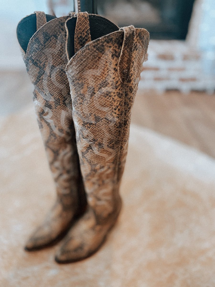 blushoutwest's tweet photo. It’s go time, gals! 🔥 Get your shopping fingers ready cause the {Rambin’ Rancher Python Boots} have made their debut! https://t.co/wPGptexjRm https://t.co/NZWXz0dfng