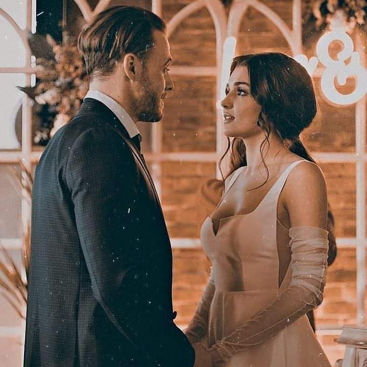 6e___e's tweet image. تذّكر أنك حتى في الخصام يمكنك وضع رأسك على كتفي دون أن تعتذر