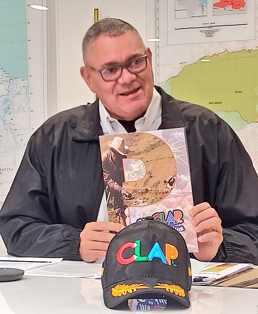 LealTelleria's tweet photo. En video conferencia de trabajo con las lideresas y líderes regionales de los CLAP, establecimos la ofensiva #SábadoProductivoClap, para realizar este fin de semana encuentros estadales y 1.136 mesas de trabajo comunitarias para debatir el Plan Mi Clap es Productivo. ¡Participa! https://t.co/HCZyuctzkv