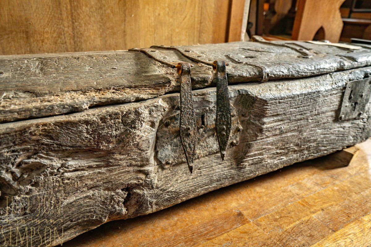 justjonsimpson's tweet photo. Rich in history, St George's Church in #Orleton is home to a 12th-century font attributed to the #Herefordshire School of carvers responsible for the Kilpeck Church stonework and two 13th century wood chests with their original iron strap hinges https://t.co/PwTlGySfGm